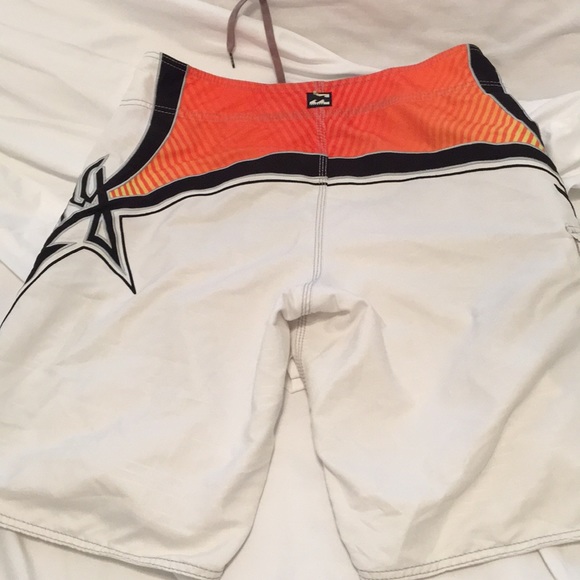 1 Hurley and 2 Billabong Swimsuits - Picture 5 of 5